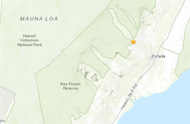 A 5.7 magnitude earthquake shakes the island of Hawaii;  A tsunami was not expected