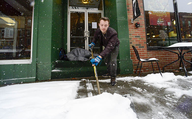 Major winter storm pummels New England