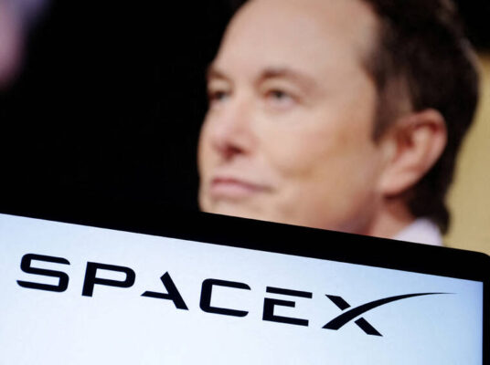 SpaceX gets $843M to help discard International Space Station