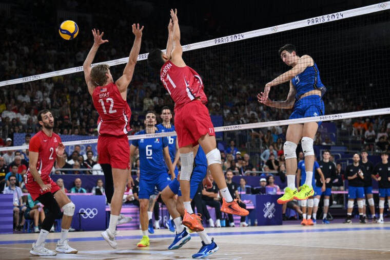 La squadra di pallavolo maschile degli Stati Uniti batte l'Italia e conquista il bronzo