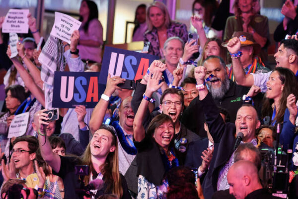 Democrats at convention embrace unions