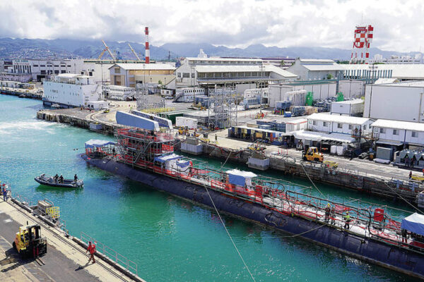 Pearl Harbor shipyard works on 3 top-class submarines