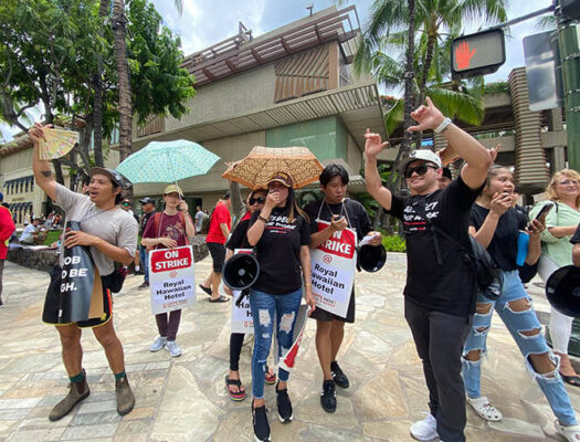 Local 5 union workers at 8 Hawaii hotels go on 3-day strike