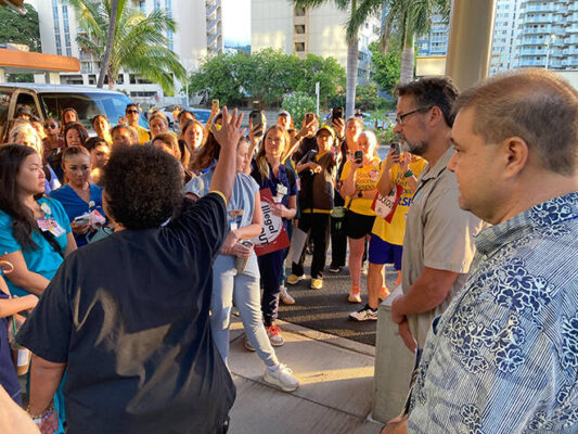 Kapi’olani locks out hundreds of nurses after one-day strike