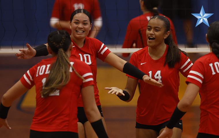 “Iolani defeats Kahuku to advance to the semifinals of the state championship tournament.”