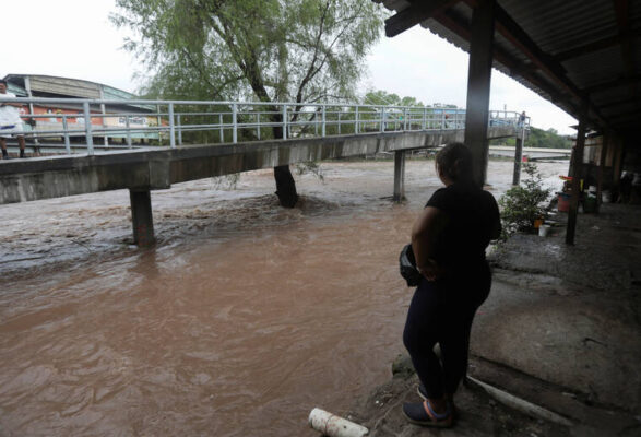 Tropical Depression Sara drenches Honduras