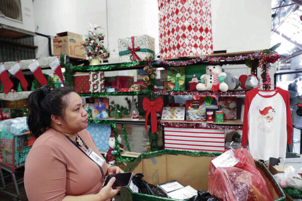 Good Neighbor Fund kicks off holiday drive to help needy Hawaii families