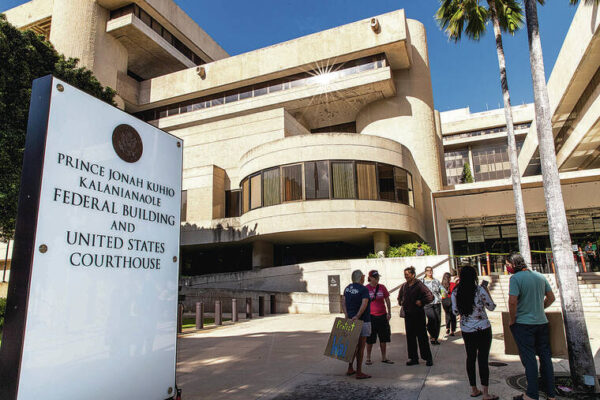 Feds charge 2 Aiea women with ID theft, fraud of man in his 90s