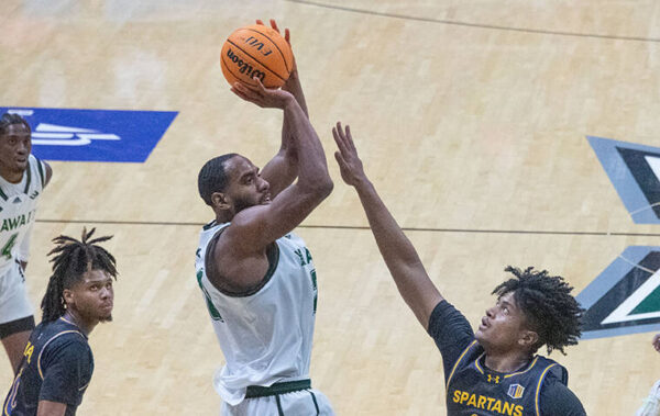 UH men’s basketball team rallies, rolls past San Jose State