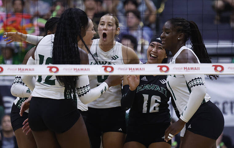 Hawaii women volleyball team sweeps UC San Diego