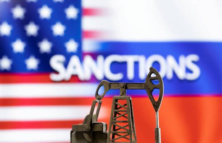 Source: U.S. plans more sanctions on tankers carrying Russian oil