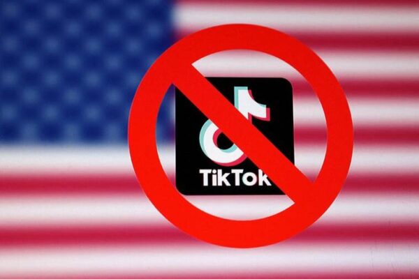 Senate Democrats ramp up pressure on Biden to delay TikTok ban