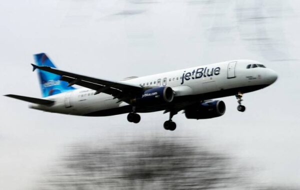 2 bodies found in JetBlue plane’s landing gear at Florida airport