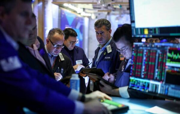 Global stock index outperforms Wall Street, bond yields dip