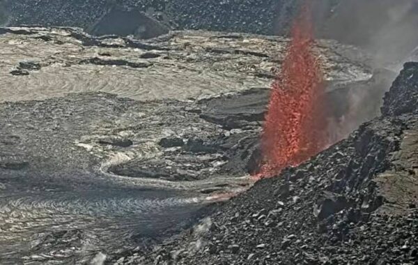 Kilauea volcano eruption resumes, with small lava flow