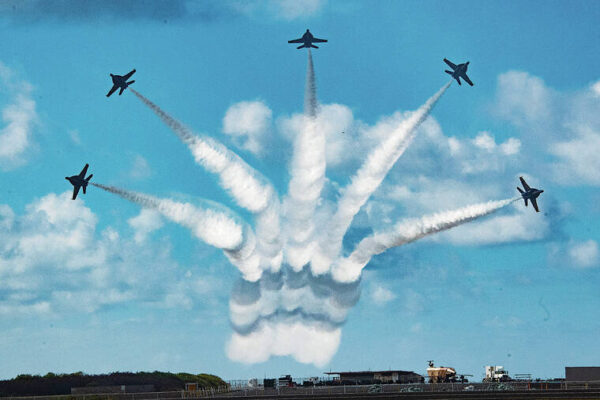 Blue Angels will return  to Kaneohe this summer