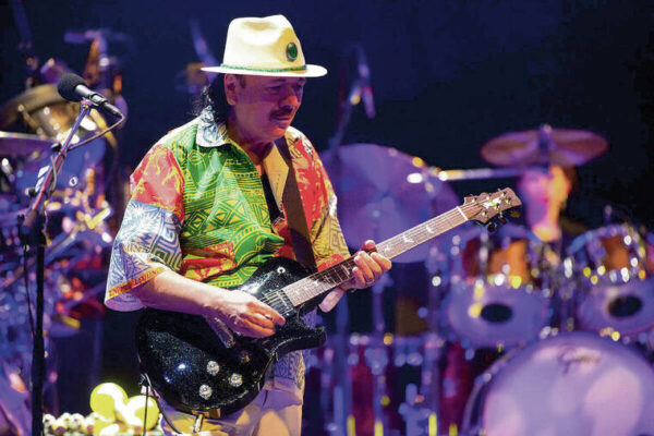 Santana breaks finger in fall on Kauai; cancels Vegas shows