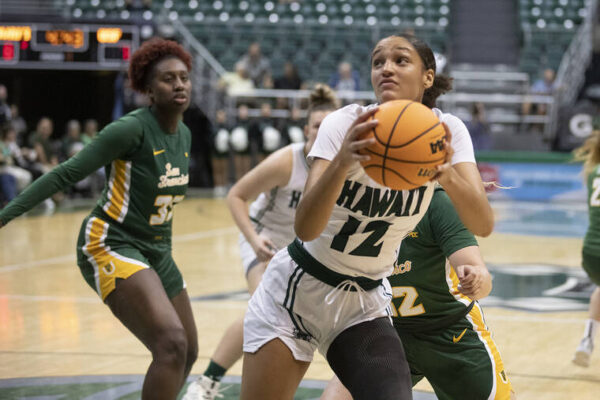 Hawaii women’s basketball wins 4th straight game