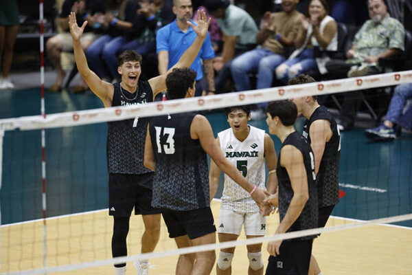 Aces wild as No. 4 UH volleyball team beats No. 19 Princeton