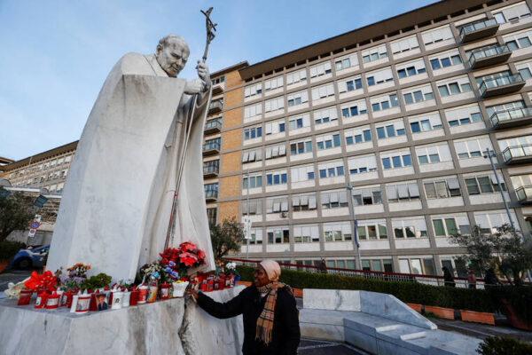 Pope Francis remains in Rome hospital for 3rd day