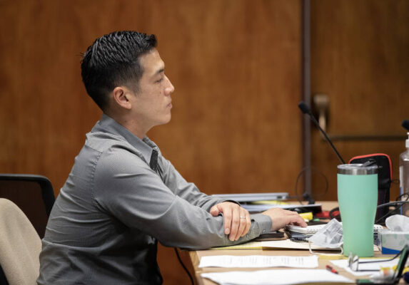 Jury deliberations in Waipahu murder trial to resume Tuesday