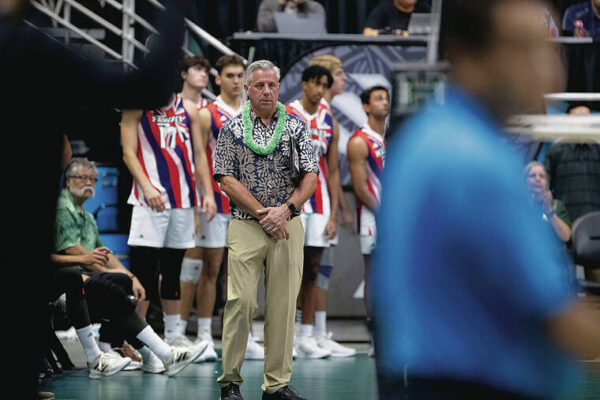 No. 4 Hawaii completes undefeated road trip with 2nd win today