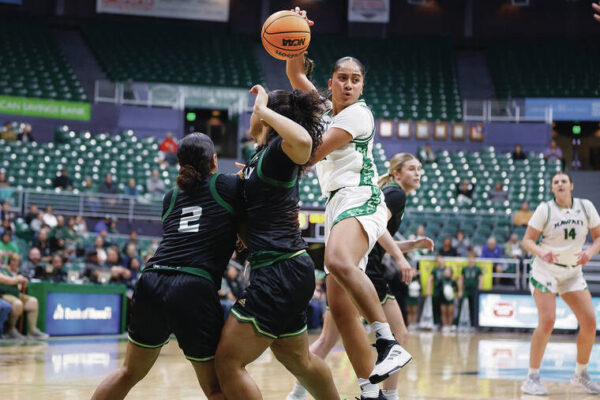 UH women rout Cal Poly for 10th straight victory