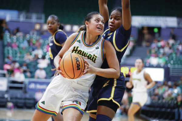 Rainbow Wahine beat UC San Diego for 14th victory in a row