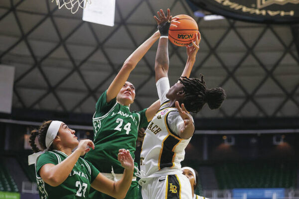 Dave Reardon: Beeman not thinking about Wahine win streak but about last team to beat them — Long Beach State